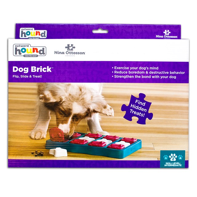 NINA OTTOSSON Dog Brick AKTIVERINGSLEKSAK